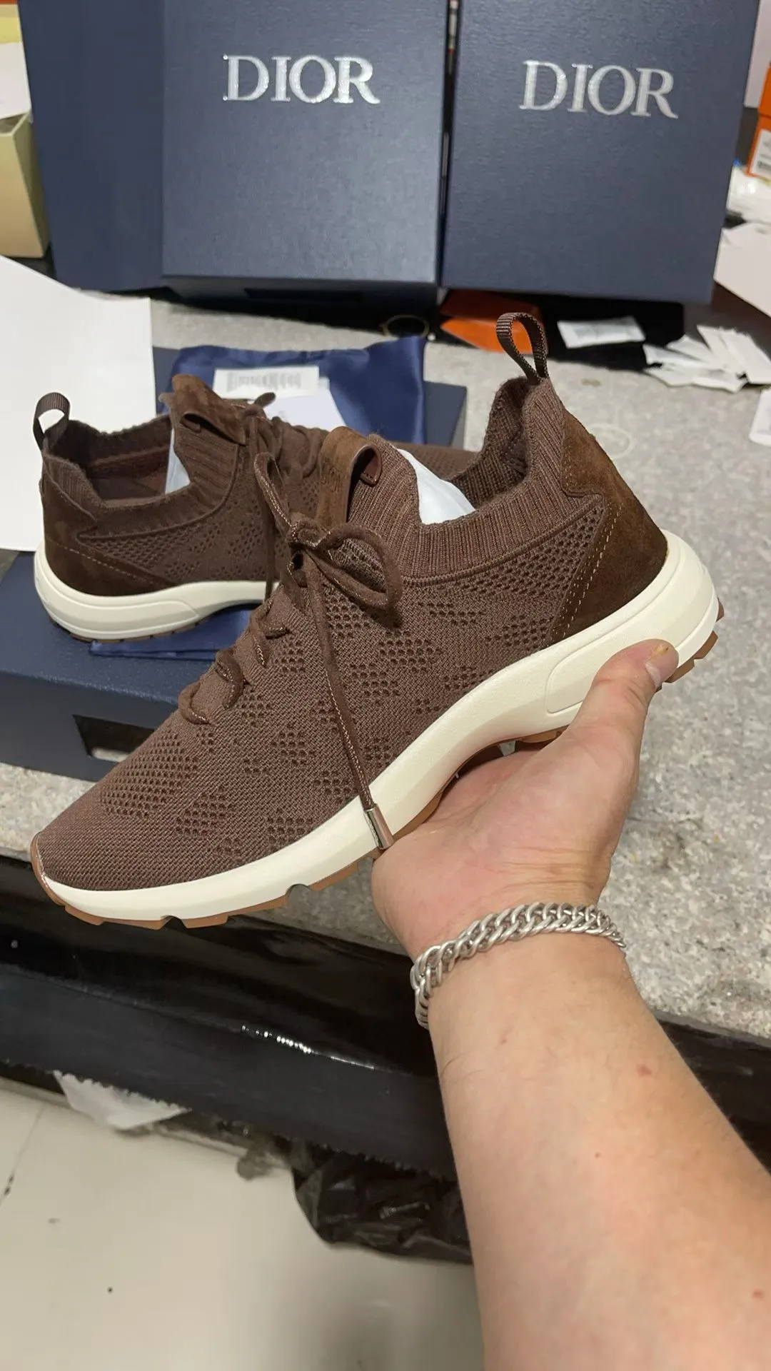 [Dior Dior] Top P: 580💰 Size: 39-44 (customized at 45.46) DIOR Dior B80 Lounge sneakers 2025 autumn and winter men's series new products. The simple silhouette and details are inspired by Dior's haute couture style. They are carefully made of cashmere, sheep wool, mulberry silk mixed jun knitted fabrics. Decorated with Dior's classic cannage pattern. Tonal suede stitching on the back and Dior embossed patch on the tongue enhance the style. TPU foam outsole.